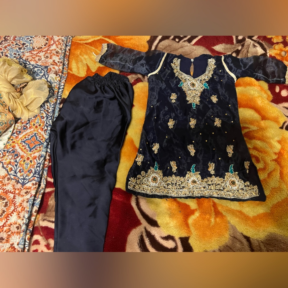Sisters matching dresses